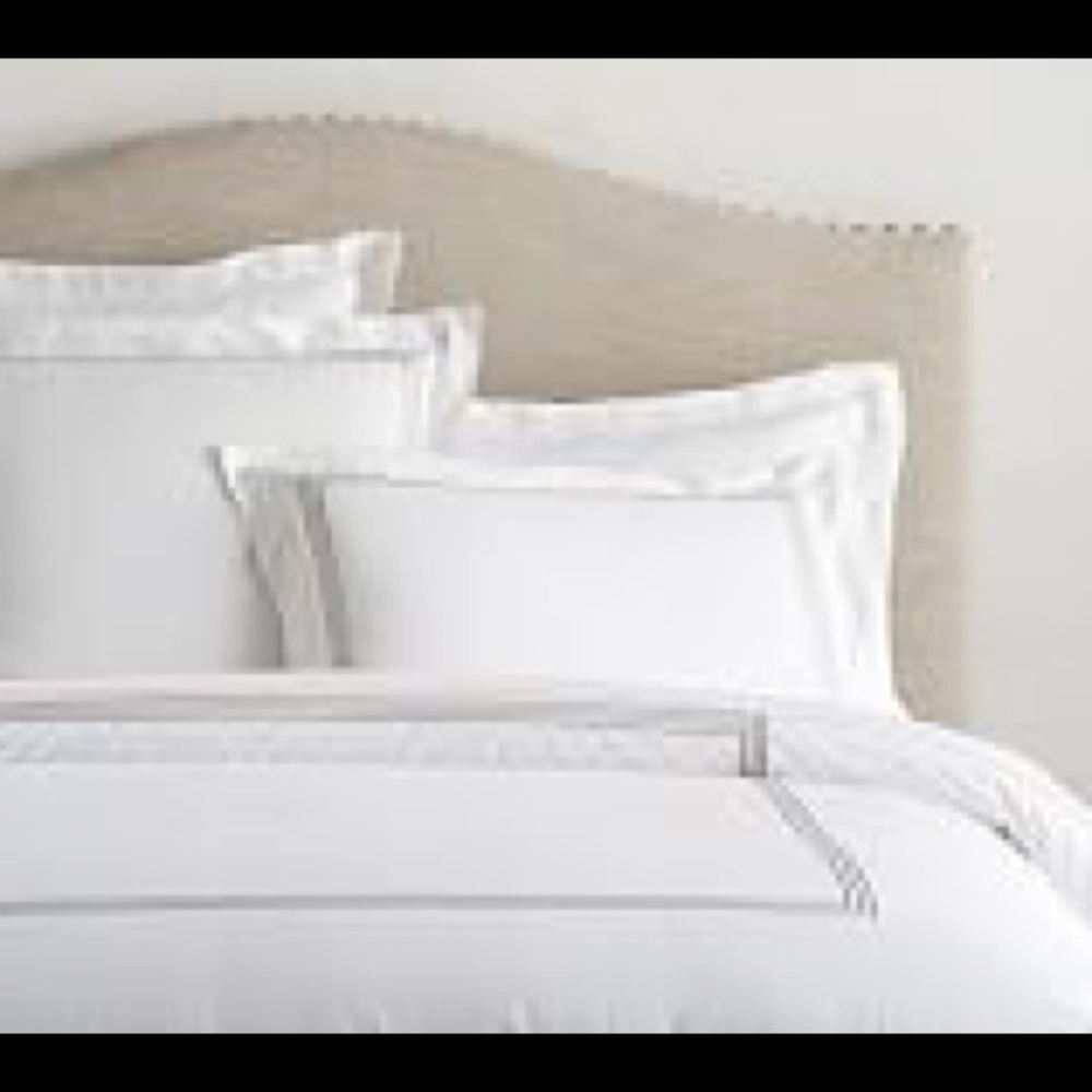 Pottery Barn Full/Queen duvet cover